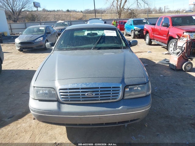 Продажа на аукционе авто 1999 Ford Crown Victoria Lx, vin: 2FAFP74W2XX238284, номер лота: 44331659