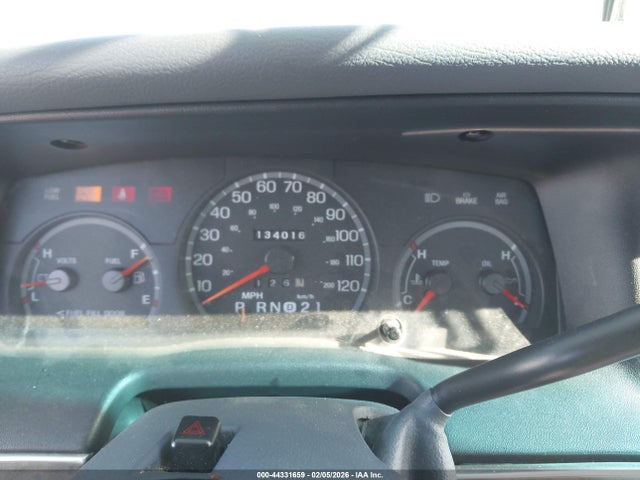 Продажа на аукционе авто 1999 Ford Crown Victoria Lx, vin: 2FAFP74W2XX238284, номер лота: 44331659