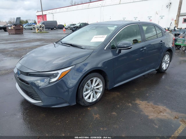 Toyota Corolla Hybrid Xle 2025 JTDBCMFEXS3088647 Image 2