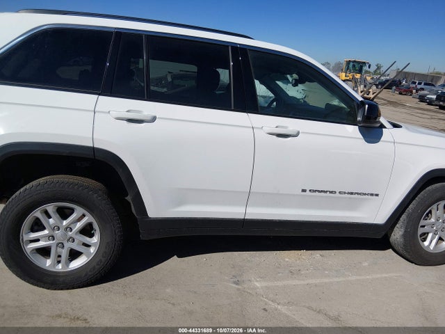 44331689 :رقم المزاد ، 1C4RJHAG8PC570688 vin ، 2023 Jeep Grand Cherokee Laredo 4x4 مزاد بيع