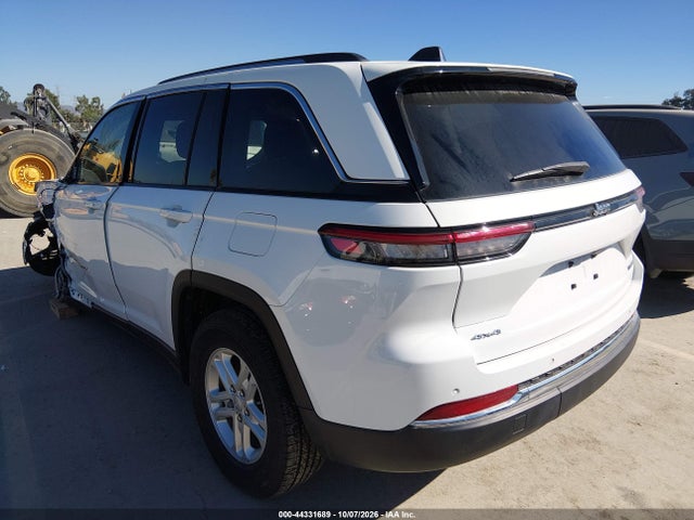 44331689 :رقم المزاد ، 1C4RJHAG8PC570688 vin ، 2023 Jeep Grand Cherokee Laredo 4x4 مزاد بيع