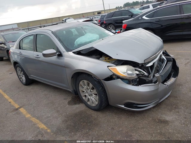 44331707 :رقم المزاد ، 1C3CCBAB0EN124624 vin ، 2014 Chrysler 200 Lx مزاد بيع