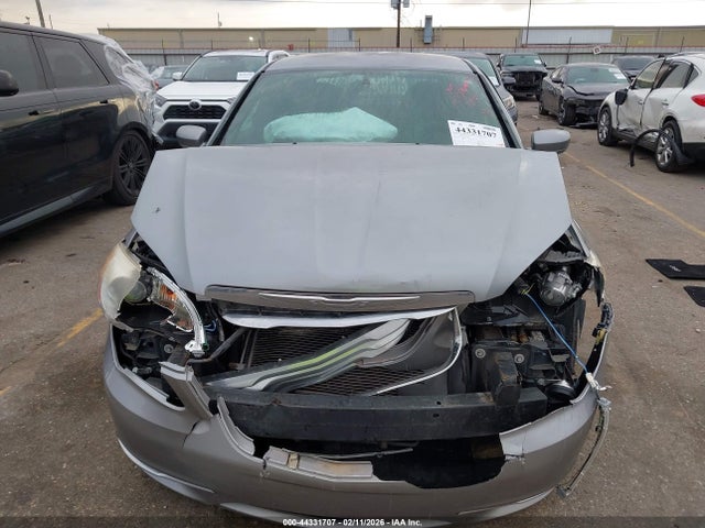 44331707 :رقم المزاد ، 1C3CCBAB0EN124624 vin ، 2014 Chrysler 200 Lx مزاد بيع