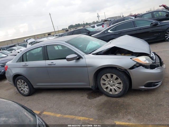 44331707 :رقم المزاد ، 1C3CCBAB0EN124624 vin ، 2014 Chrysler 200 Lx مزاد بيع