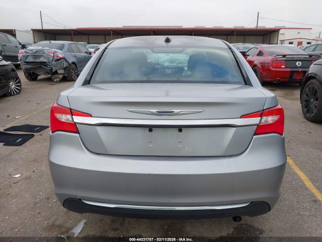 44331707 :رقم المزاد ، 1C3CCBAB0EN124624 vin ، 2014 Chrysler 200 Lx مزاد بيع