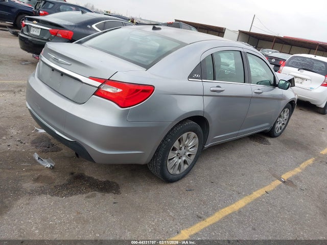 44331707 :رقم المزاد ، 1C3CCBAB0EN124624 vin ، 2014 Chrysler 200 Lx مزاد بيع