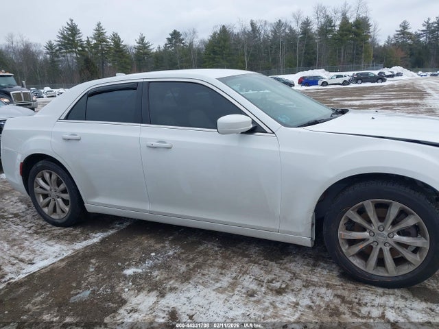 Chrysler 300 Limited Awd 2017 2C3CCARG0HH622104 Image 13