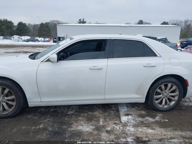 Chrysler 300 Limited Awd 2017 2C3CCARG0HH622104 Image 14