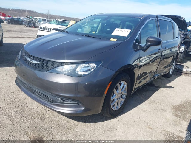 44331739 :رقم المزاد ، 2C4RC1CG4NR215567 vin ، 2022 Chrysler Voyager Lx مزاد بيع