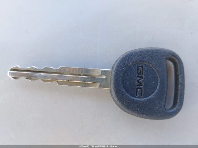 44331776 :رقم المزاد ، 1GTDT136258168598 vin ، 2005 Gmc Canyon Sle مزاد بيع