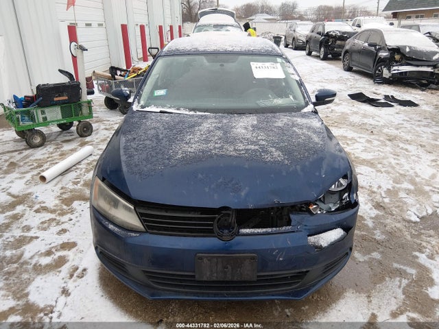 44331782 :رقم المزاد ، 3VWDX7AJ6BM320806 vin ، 2011 Volkswagen Jetta 2.5l Se مزاد بيع