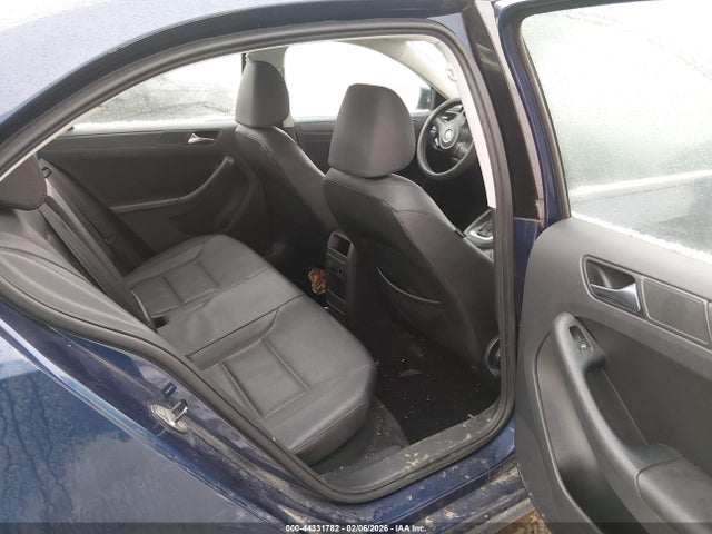 44331782 :رقم المزاد ، 3VWDX7AJ6BM320806 vin ، 2011 Volkswagen Jetta 2.5l Se مزاد بيع