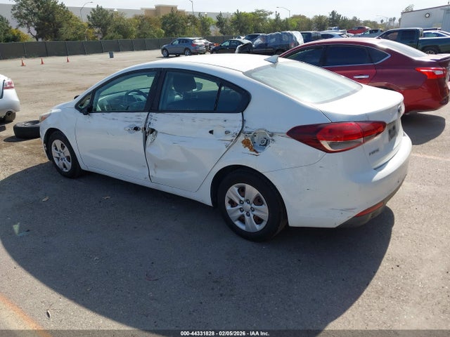 KIA FORTE LX 2017 3KPFK4A75HE054436 Image 3