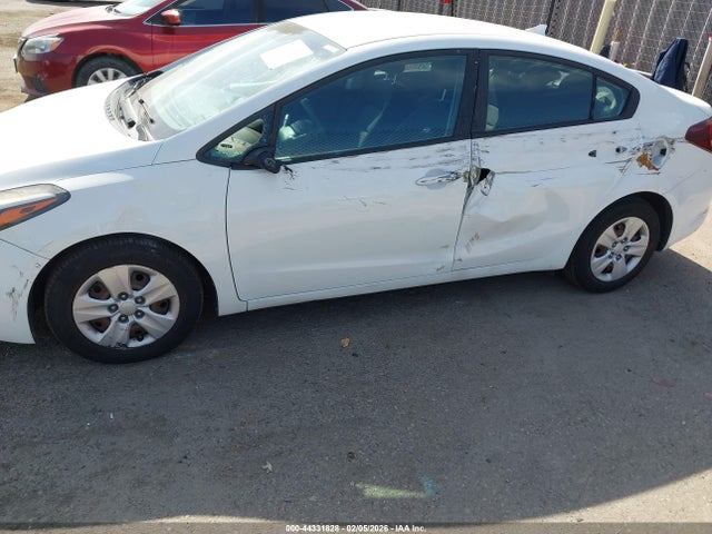 KIA FORTE LX 2017 3KPFK4A75HE054436 Image 6
