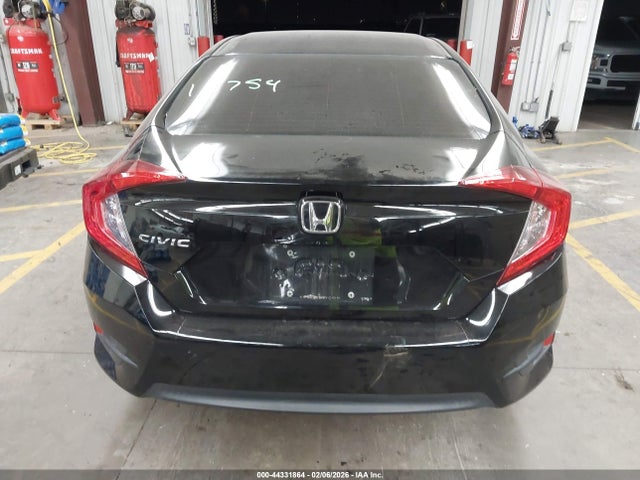 Honda Civic Lx 2018 2HGFC2F52JH588627 Image 16