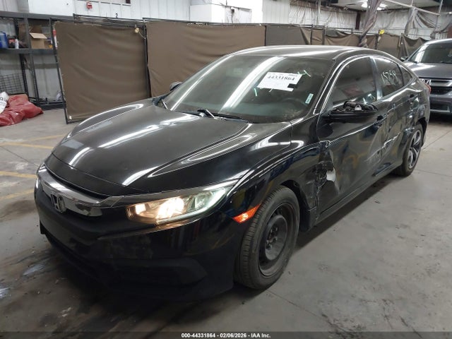 Honda Civic Lx 2018 2HGFC2F52JH588627 Image 2