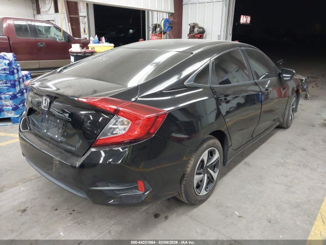 Honda Civic Lx 2018 2HGFC2F52JH588627 Image 4