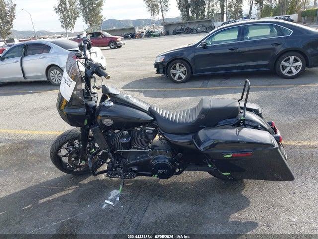 1HD1KVP26MB627846 Harley-Davidson FLHRXS