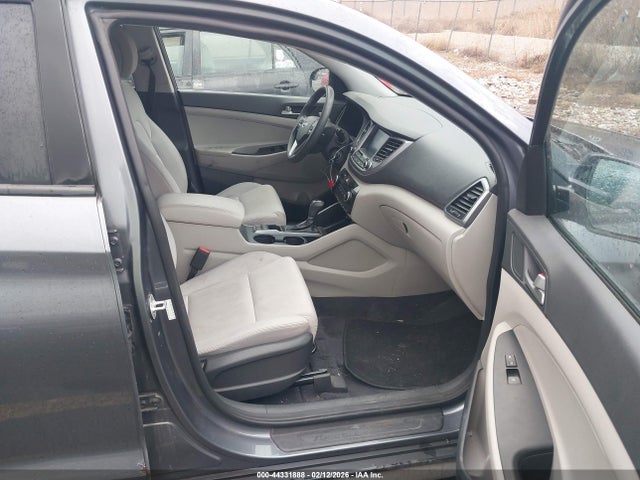 KM8J3CA44JU678559 Hyundai TUCSON SEL