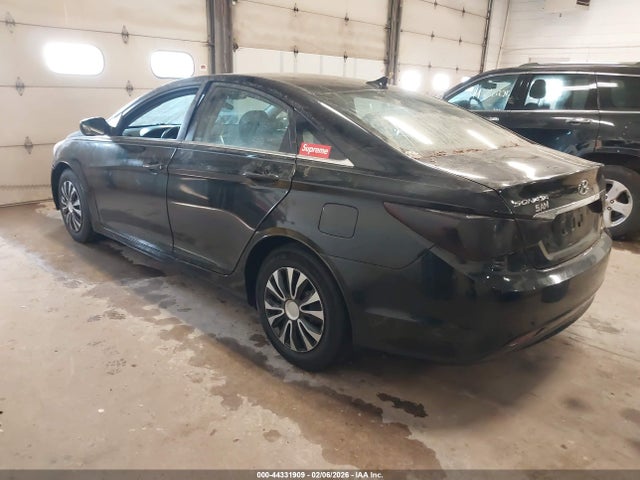 2011 HYUNDAI SONATA 5NPEB4AC0BH016835 Photo 2