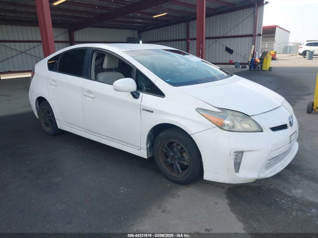 Toyota Prius Two 2014 JTDKN3DU5E0371672 main image