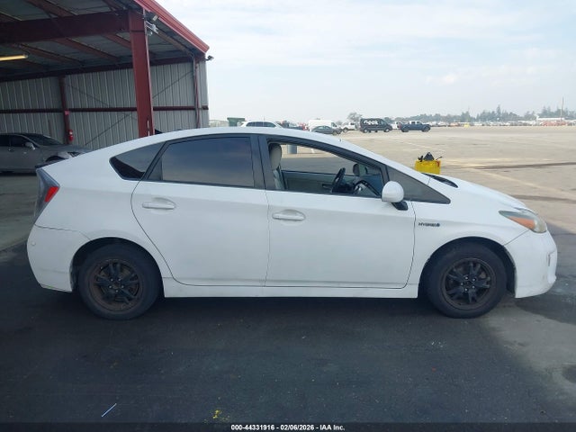 Toyota Prius Two 2014 JTDKN3DU5E0371672 Image 13