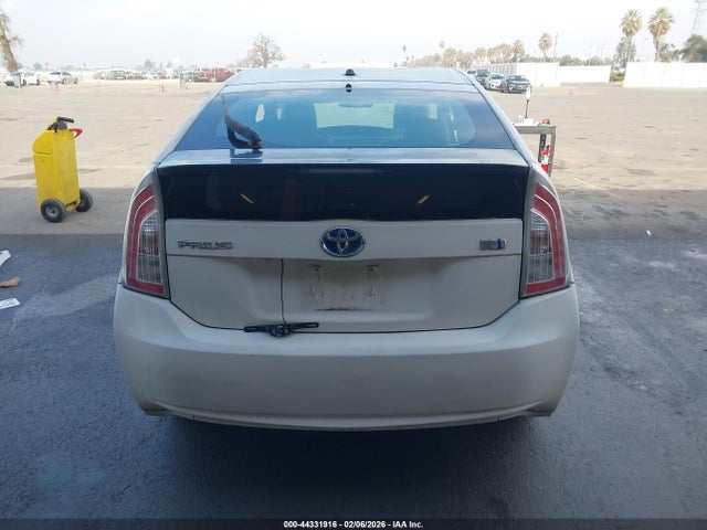 Toyota Prius Two 2014 JTDKN3DU5E0371672 Image 16