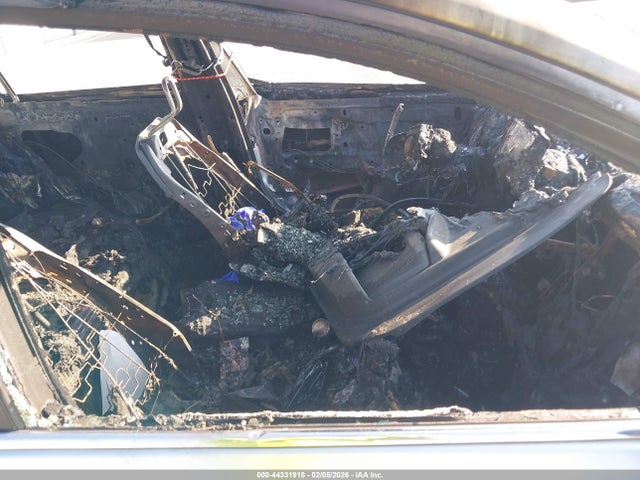 4T1G11AK5MU565095 Toyota CAMRY SE