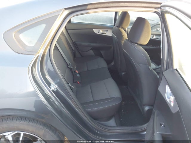 3KPF24AD3RE800633 KIA Forte Lxs