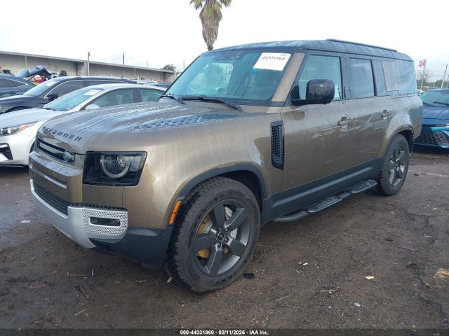SALEJFFU7S2453063 Land Rover Defender 130 P300 S