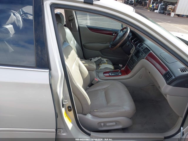 2003 LEXUS ES 300 JTHBF30G330101851 Photo 4