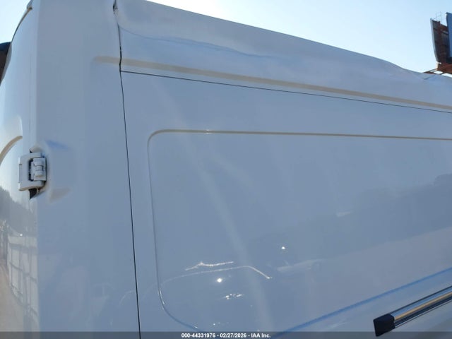1FTBF4XG2LKB37337 Ford Transit-350 Cargo Van