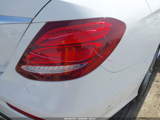 Mercedes-Benz E 300 2017 WDDZF4JB0HA147962 Image 17