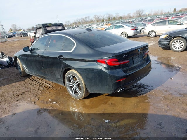 2022 BMW 530 WBA13BJ0XNWX38959 Photo 2