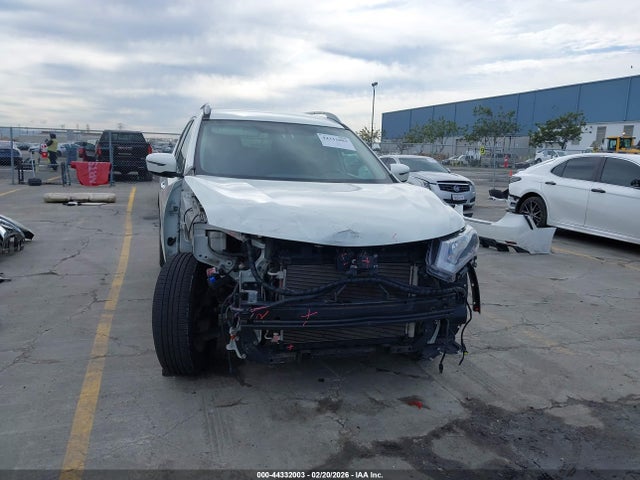 Nissan ROGUE SV 2018 5N1AT2MV4JC713301 Image 13