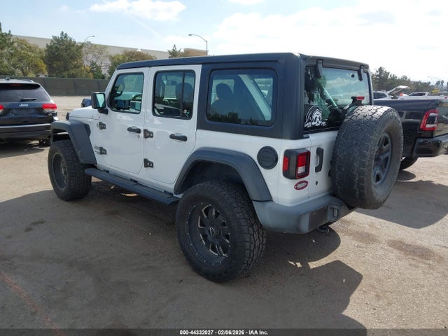 1C4HJXDGXJW303964 Jeep Wrangler Unlimited Sport 4x4