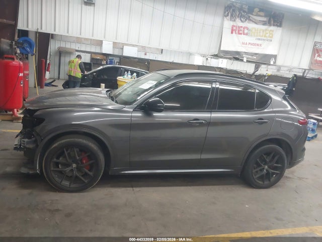 Alfa Romeo Stelvio Ti Awd 2021 ZASPAKBN0M7D12355 Image 15
