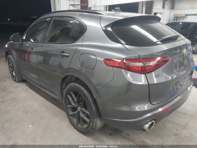 2021 ALFA ROMEO STELVIO ZASPAKBN0M7D12355 Photo 2