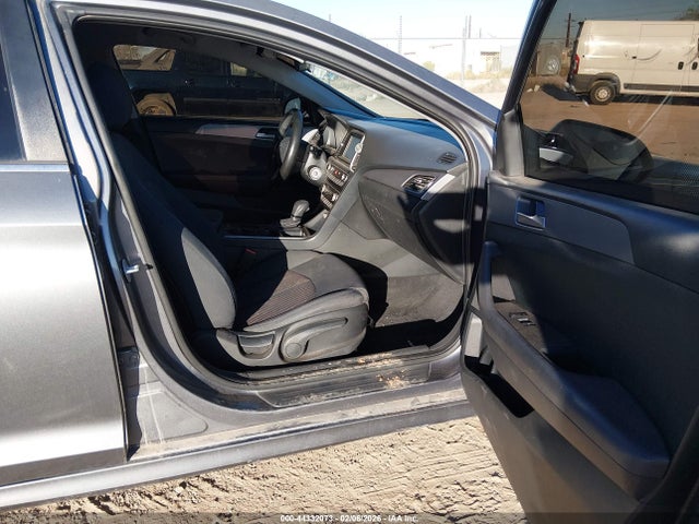 Hyundai SONATA SE 2019 5NPE24AF7KH756862 Image 5