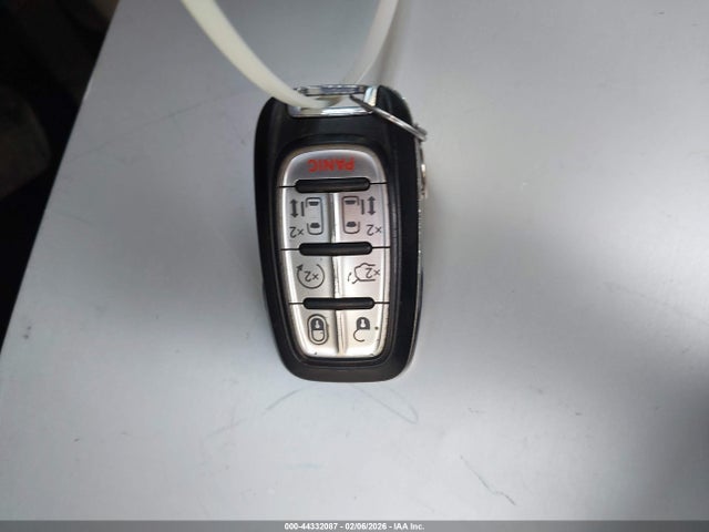 44332087 :رقم المزاد ، 2C4RC1GG1LR104157 vin ، 2020 Chrysler Pacifica Limited مزاد بيع