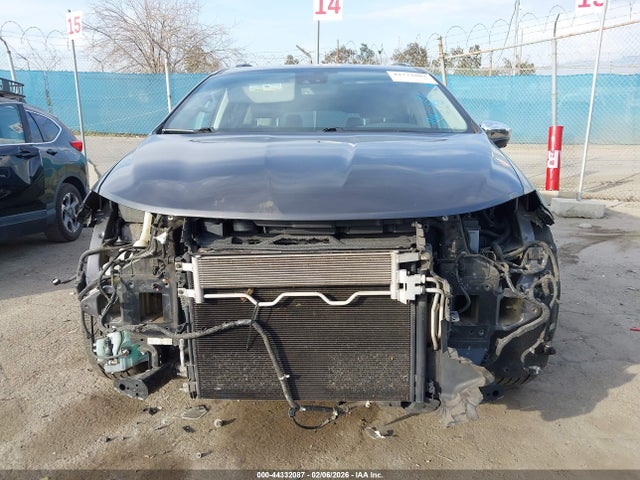 44332087 :رقم المزاد ، 2C4RC1GG1LR104157 vin ، 2020 Chrysler Pacifica Limited مزاد بيع