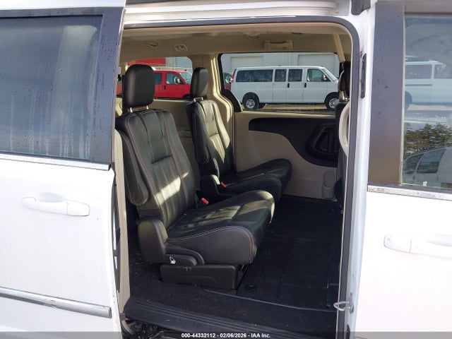 2016 Chrysler Town & Country Touring მანქანა იყიდება აუქციონზე, vin: 2C4RC1BG7GR164716, აუქციონის ნომერი: 44332112