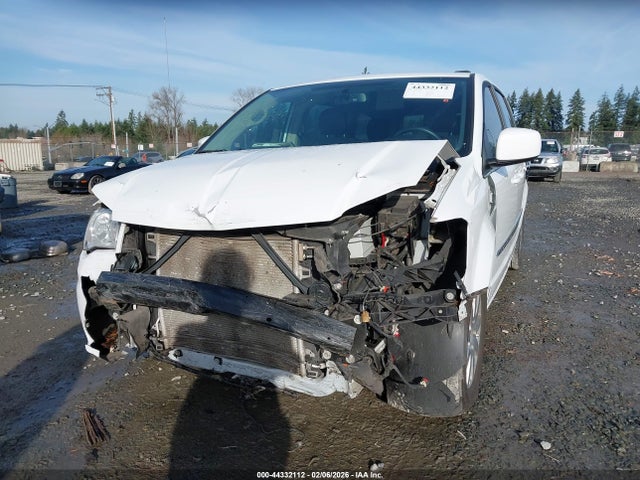 2016 Chrysler Town & Country Touring მანქანა იყიდება აუქციონზე, vin: 2C4RC1BG7GR164716, აუქციონის ნომერი: 44332112