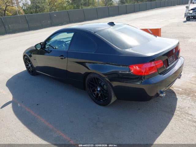 2011 BMW 3 SERIES WBAKE3C52BE557935 Photo 2