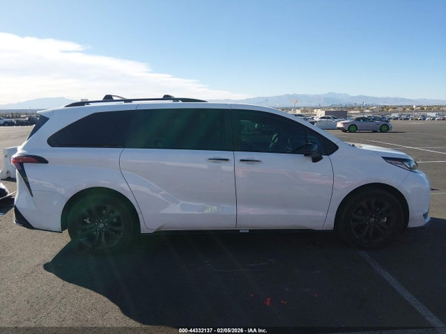 5TDDRKEC1SS231897 Toyota Sienna Xse