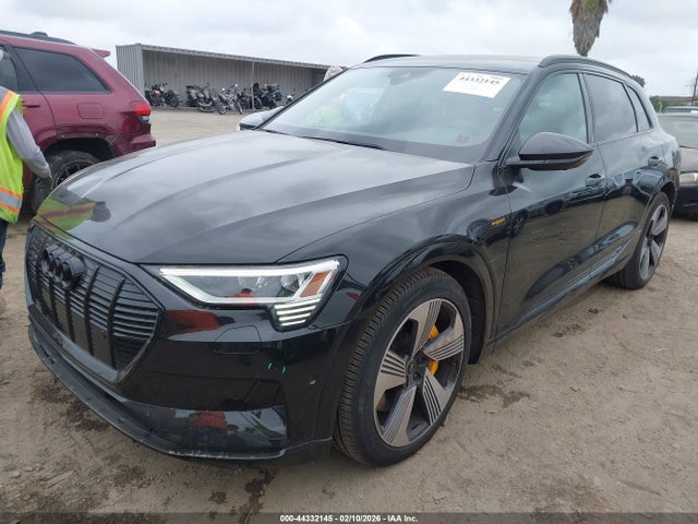 WA1LAAGE8NB008693 Audi E-tron Premium Plus Quattro