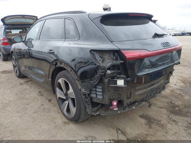 WA1LAAGE8NB008693 Audi E-tron Premium Plus Quattro