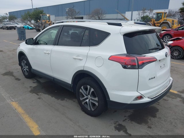 JTMZFREV3HJ144114 Toyota RAV4 LE