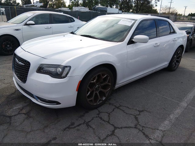 44332168 :رقم المزاد ، 2C3CCABG7FH829919 vin ، 2015 Chrysler 300 300s مزاد بيع