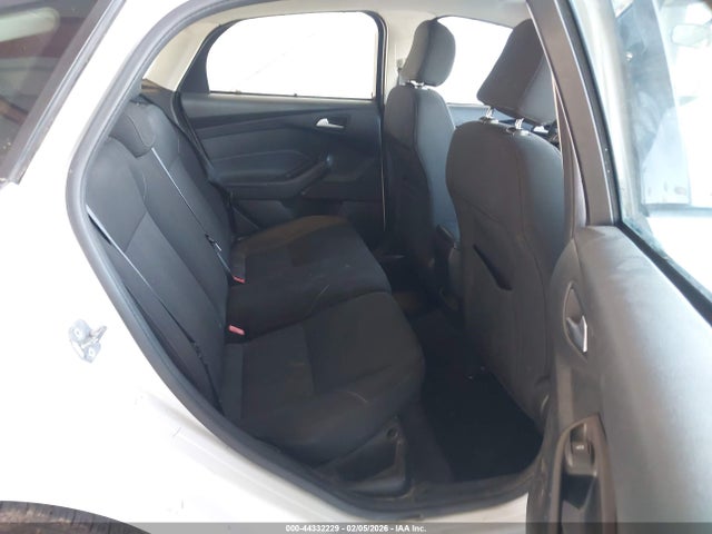 Ford FOCUS SE 2017 1FADP3K29HL290798 Image 8